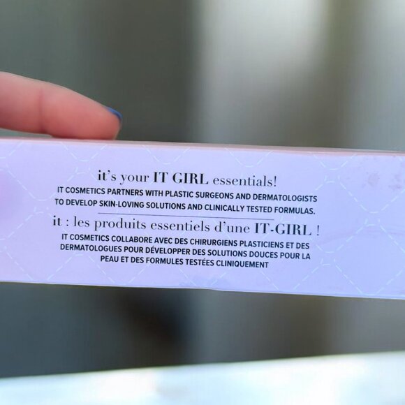 It Cosmetics NEW Girl Beauty Book  Vol. 5 Gold Special Holiday Edition - Picture 9 of 14